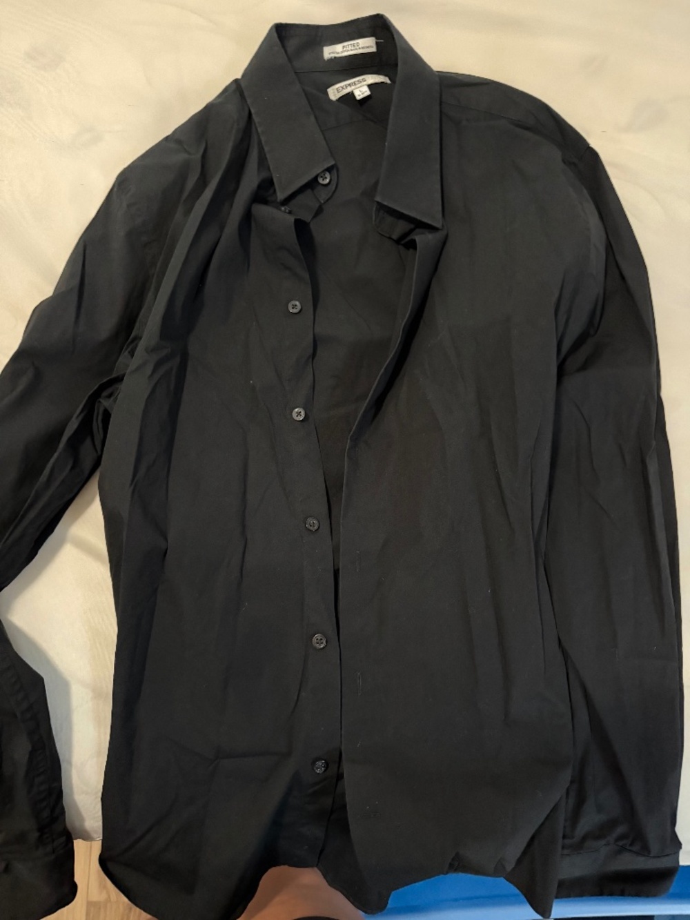Men’s fitted dress shirt